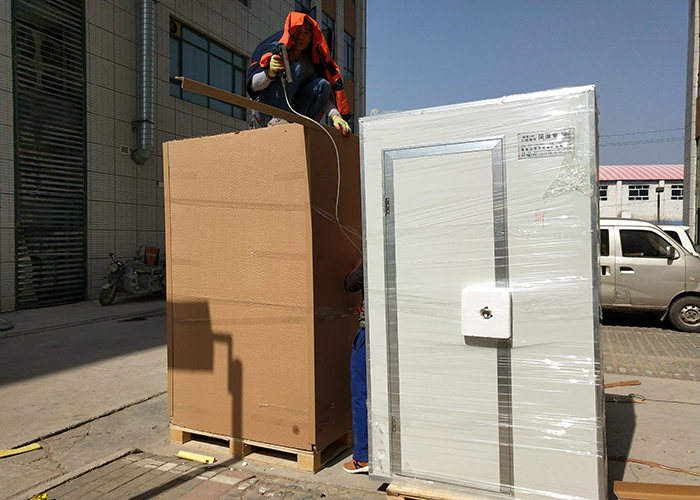 風(fēng)淋室發(fā)貨現(xiàn)場裝車實拍